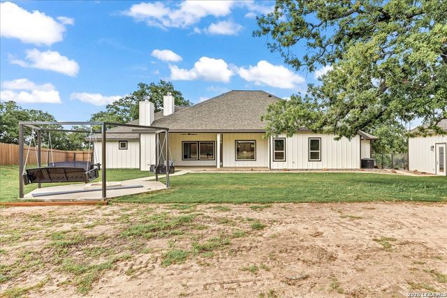 120 Timber Heights, La Vernia, TX 78121