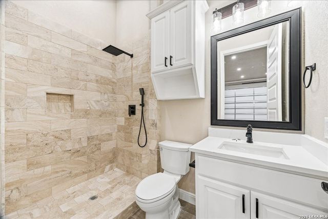 120 Timber Heights, La Vernia, TX 78121