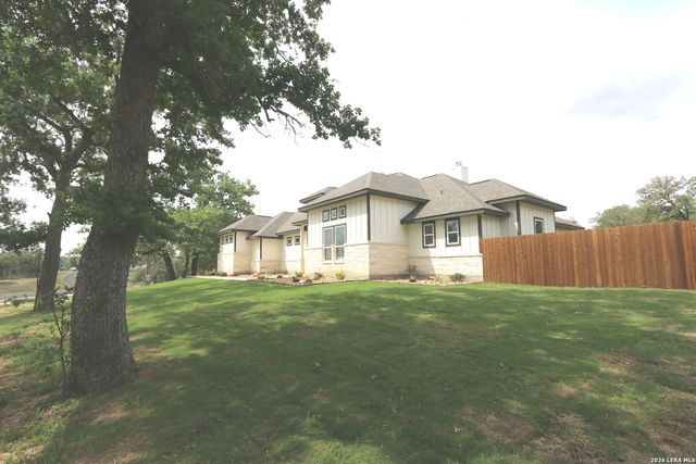 120 Timber Heights, La Vernia, TX 78121