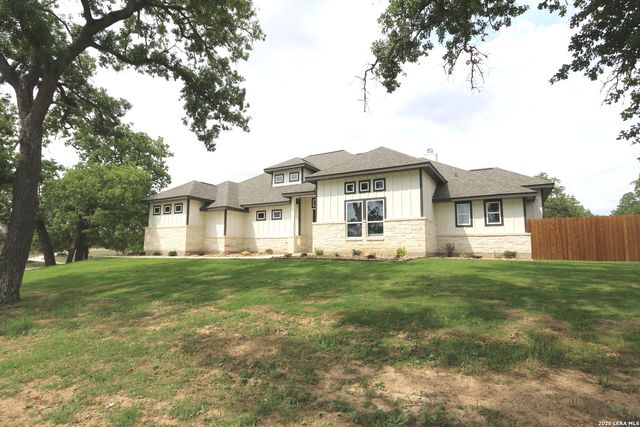 120 Timber Heights, La Vernia, TX 78121