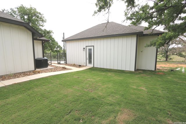 120 Timber Heights, La Vernia, TX 78121