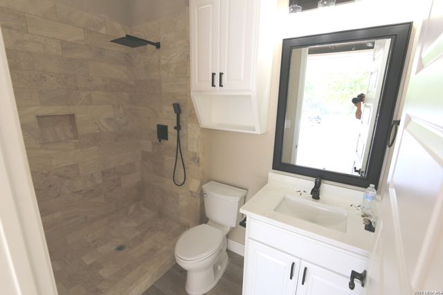 120 Timber Heights, La Vernia, TX 78121