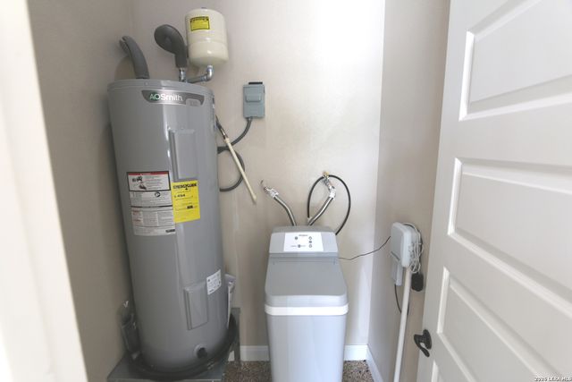 120 Timber Heights, La Vernia, TX 78121