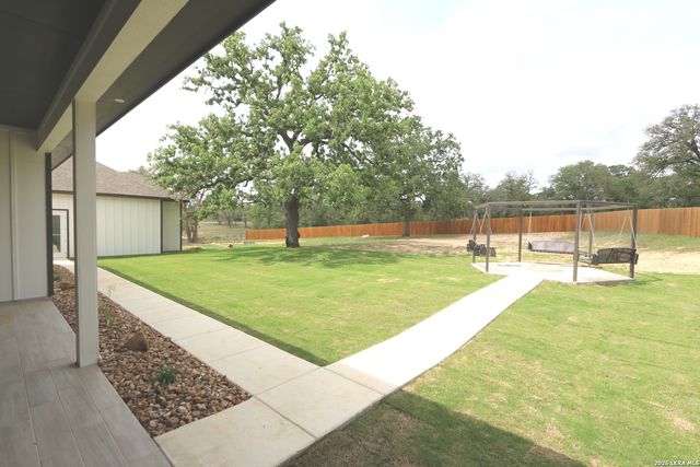 120 Timber Heights, La Vernia, TX 78121