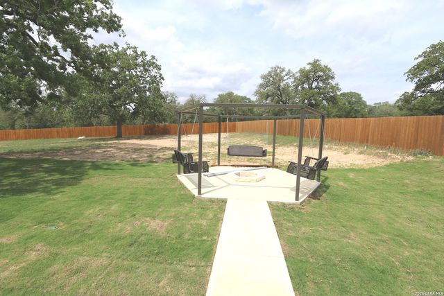 120 Timber Heights, La Vernia, TX 78121