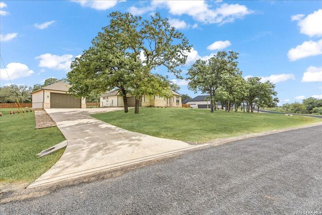 120 Timber Heights, La Vernia, TX 78121