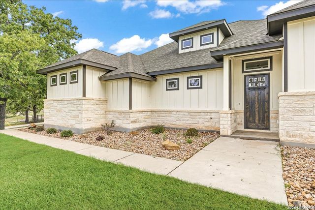 120 Timber Heights, La Vernia, TX 78121