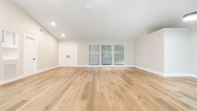 6411 NW 54th Dr, Coral Springs, FL 33067