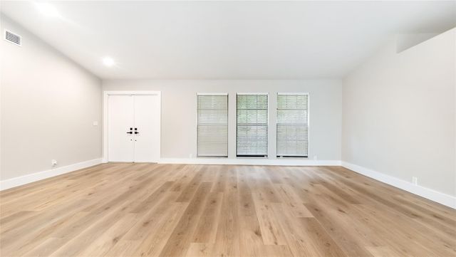 6411 NW 54th Dr, Coral Springs, FL 33067