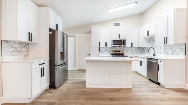 6411 NW 54th Dr, Coral Springs, FL 33067