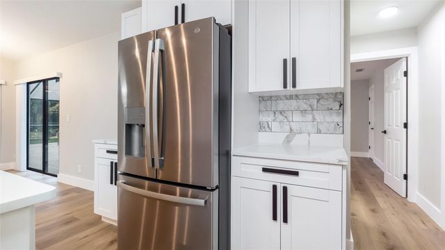 6411 NW 54th Dr, Coral Springs, FL 33067