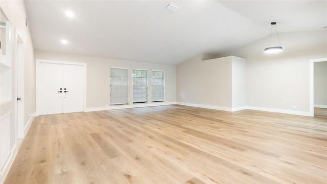 6411 NW 54th Dr, Coral Springs, FL 33067