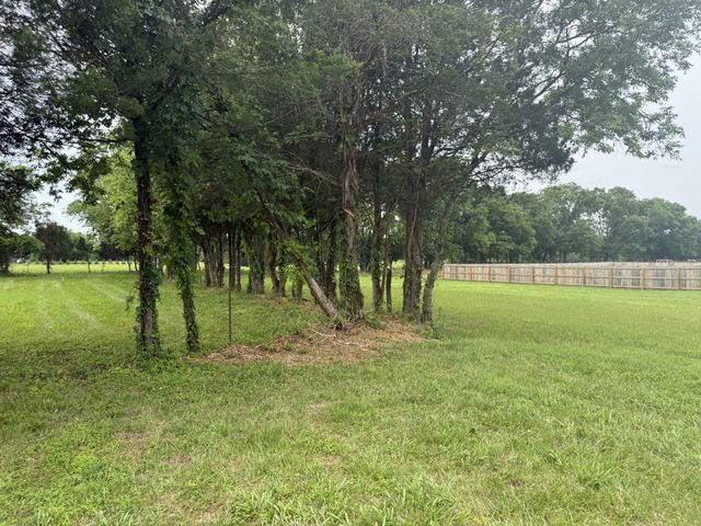 2120 Hamilton Chambers Rd, Lebanon, TN 37087