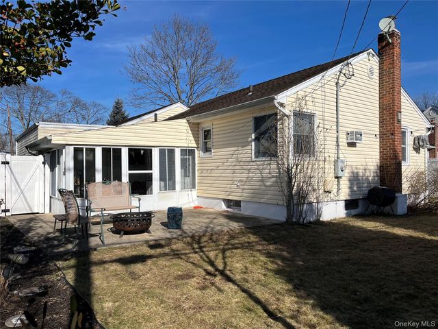 3610 Locust Avenue, Seaford, NY 11783