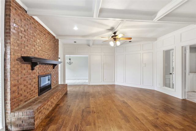 200 Sunny Crest Drive, Murphy, TX 75094