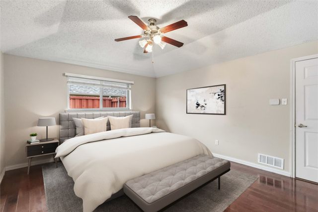 200 Sunny Crest Drive, Murphy, TX 75094