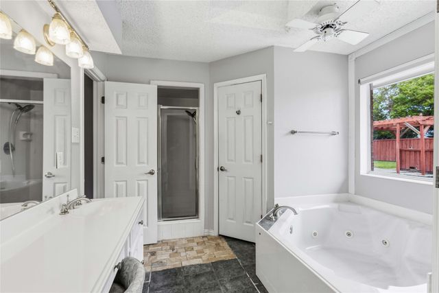 200 Sunny Crest Drive, Murphy, TX 75094