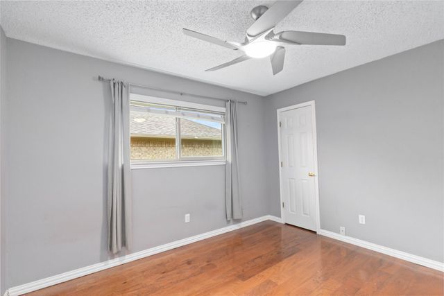 200 Sunny Crest Drive, Murphy, TX 75094