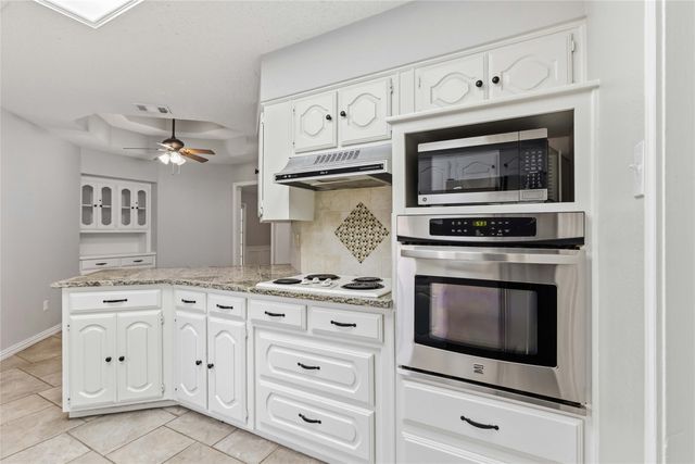 200 Sunny Crest Drive, Murphy, TX 75094