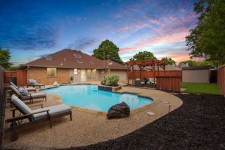 200 Sunny Crest Drive, Murphy, TX 75094