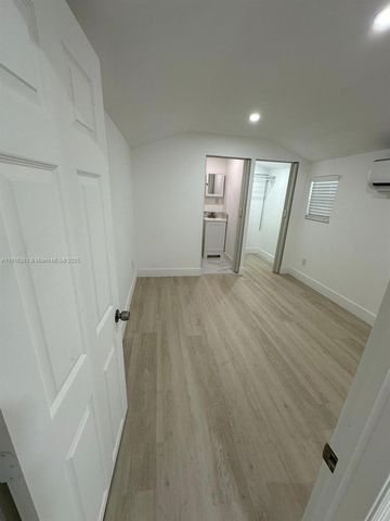 141 NE 14th St 1, Homestead, FL 33030