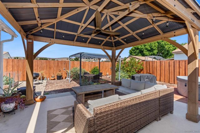 10056 Woodpark, Santee, CA 92071