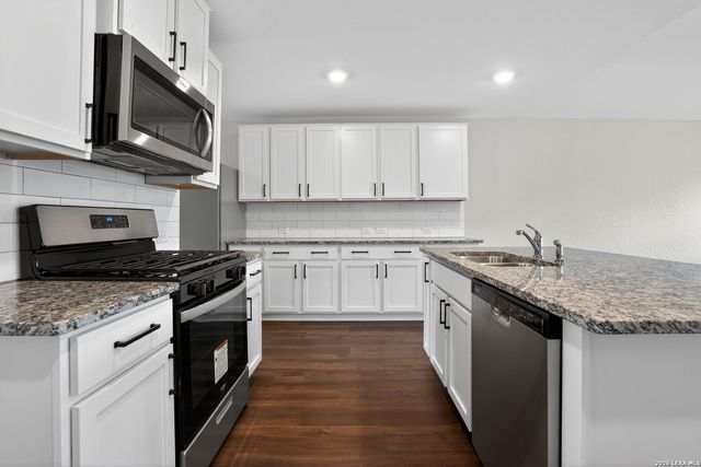 611 OVERLOOK RDG, Cibolo, TX 78108