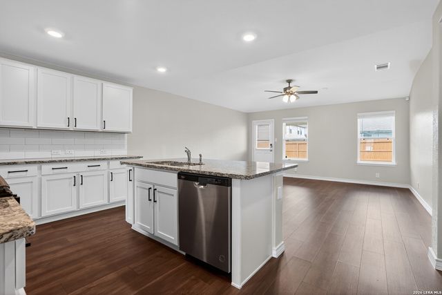 611 OVERLOOK RDG, Cibolo, TX 78108