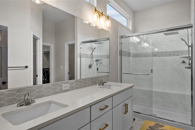 4909 N Emerald Ct, Maize, KS 67101