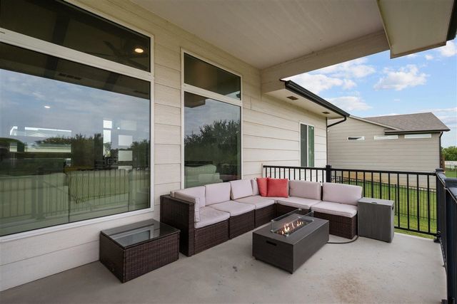 4909 N Emerald Ct, Maize, KS 67101