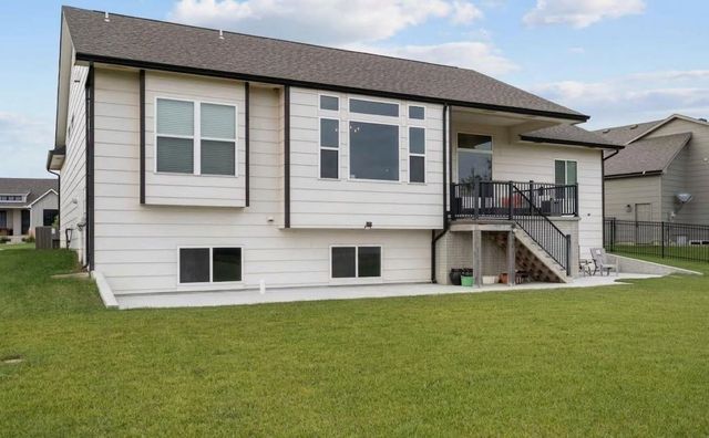 4909 N Emerald Ct, Maize, KS 67101