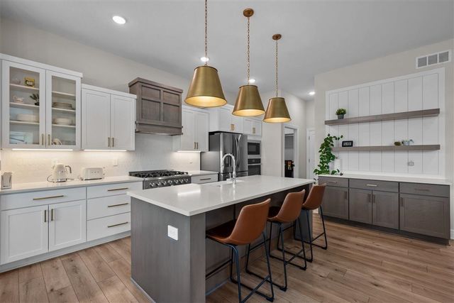 4909 N Emerald Ct, Maize, KS 67101