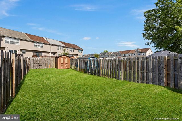 8 WINTON LN, Newark, DE 19702