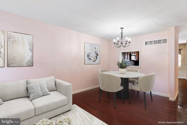 8 WINTON LN, Newark, DE 19702