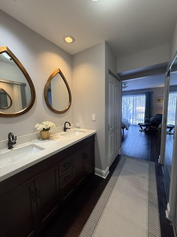 4000 Dundee Road 203B, Northbrook, IL 60062