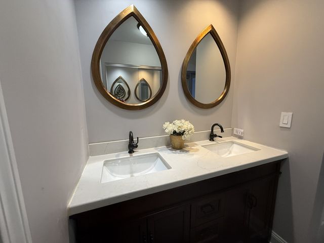 4000 Dundee Road 203B, Northbrook, IL 60062