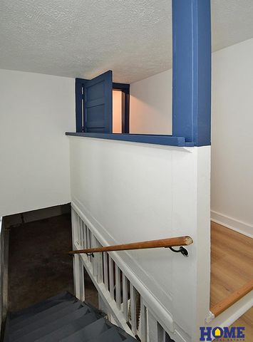 901 S 24th Street, Lincoln, NE 68510