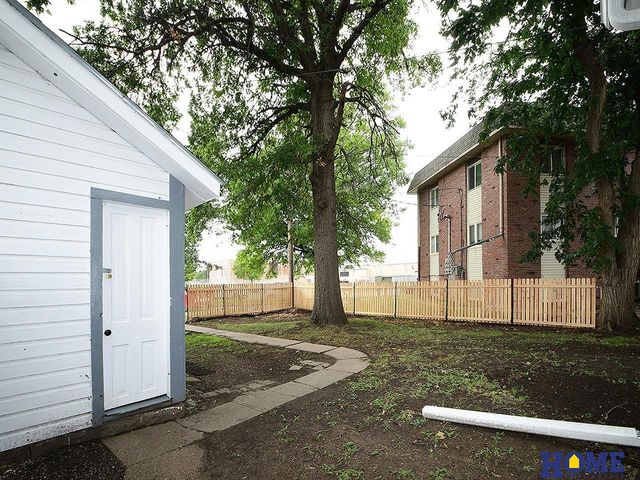 901 S 24th Street, Lincoln, NE 68510