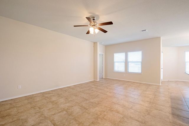 129 Plata LN, Jarrell, TX 76537