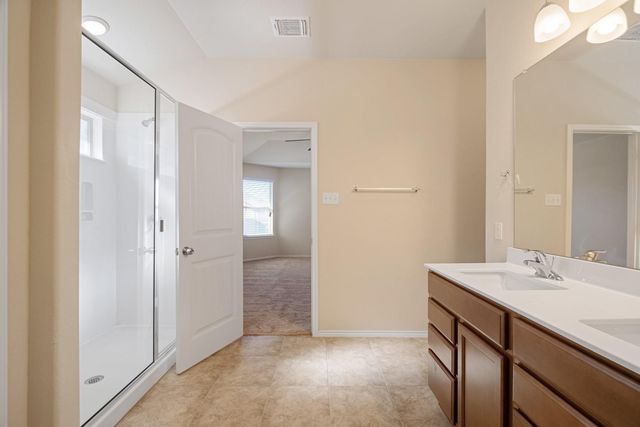 129 Plata LN, Jarrell, TX 76537