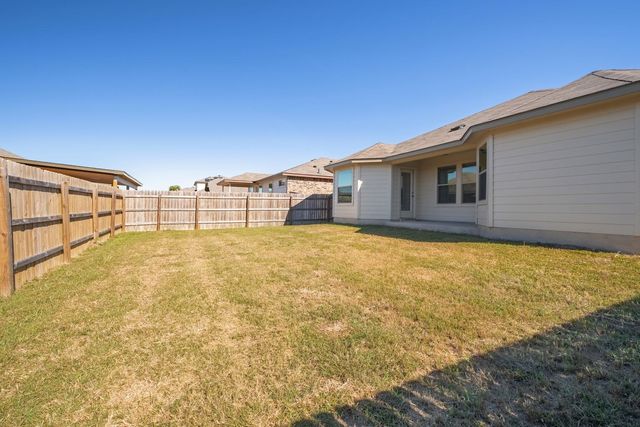 129 Plata LN, Jarrell, TX 76537