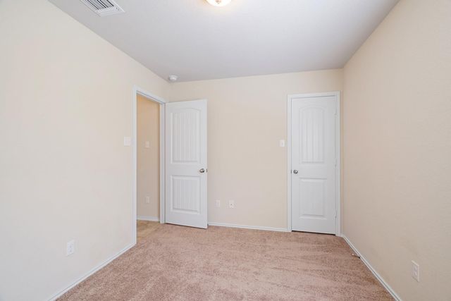 129 Plata LN, Jarrell, TX 76537