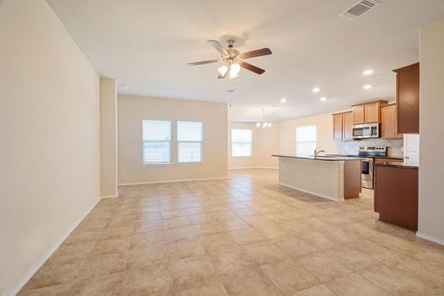 129 Plata LN, Jarrell, TX 76537