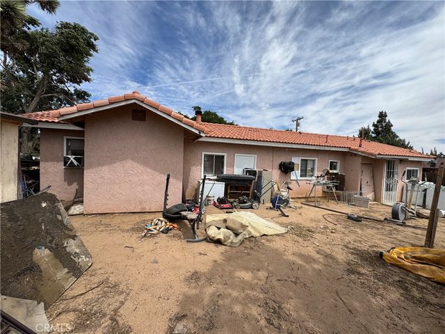 7191 Redwood Avenue, Hesperia, CA 92345