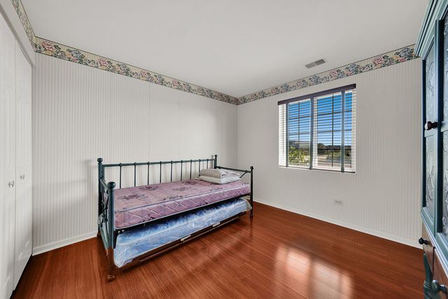 4217 W 76th Street 303, Chicago, IL 60652