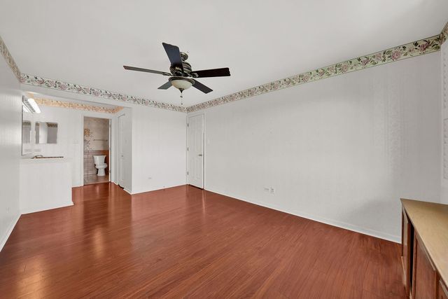 4217 W 76th Street 303, Chicago, IL 60652