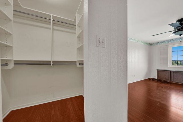 4217 W 76th Street 303, Chicago, IL 60652