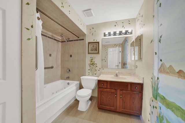4217 W 76th Street 303, Chicago, IL 60652