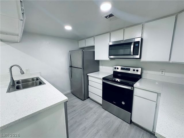 4225 Stewart Avenue 4, Las Vegas, NV 89110