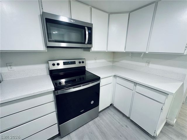 4225 Stewart Avenue 4, Las Vegas, NV 89110